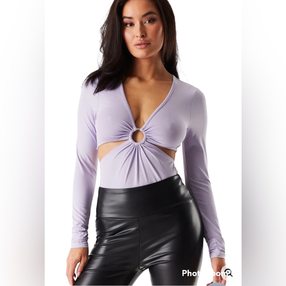 Streetwear Society v-neck o-ring cut-out bodysuit, size Medium, purple, NWT - Picture 2 of 6
